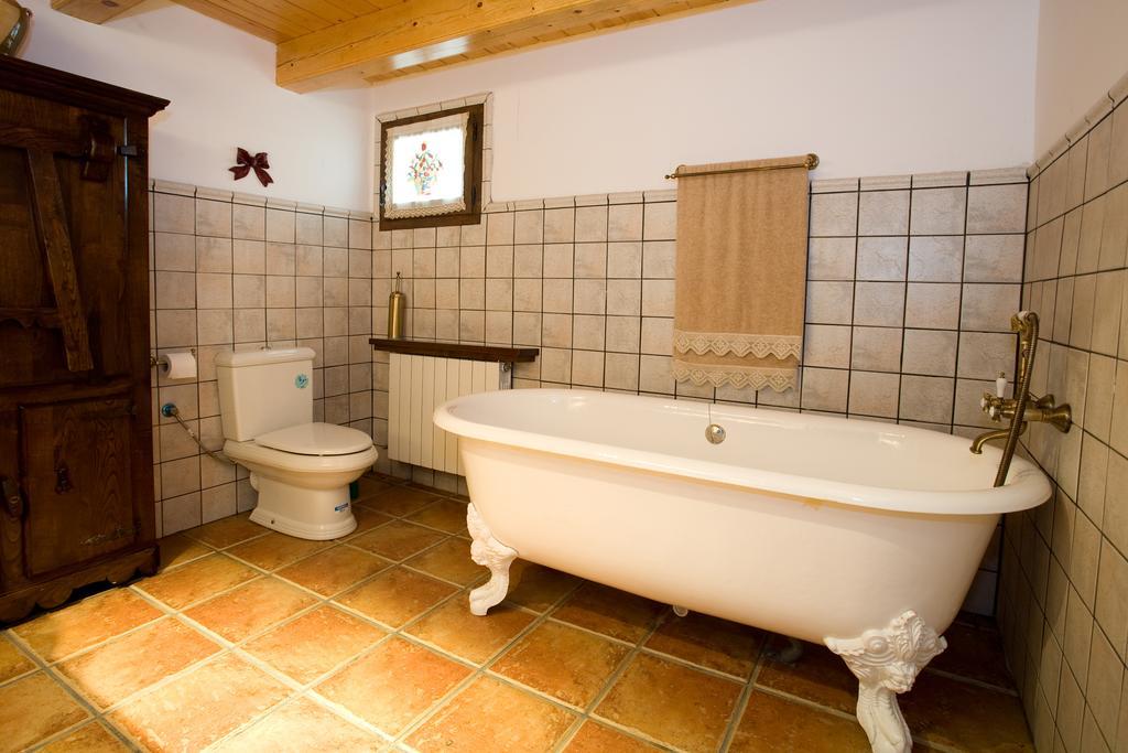 El Molino De La Hiedra Guest House Albeta Bagian luar foto